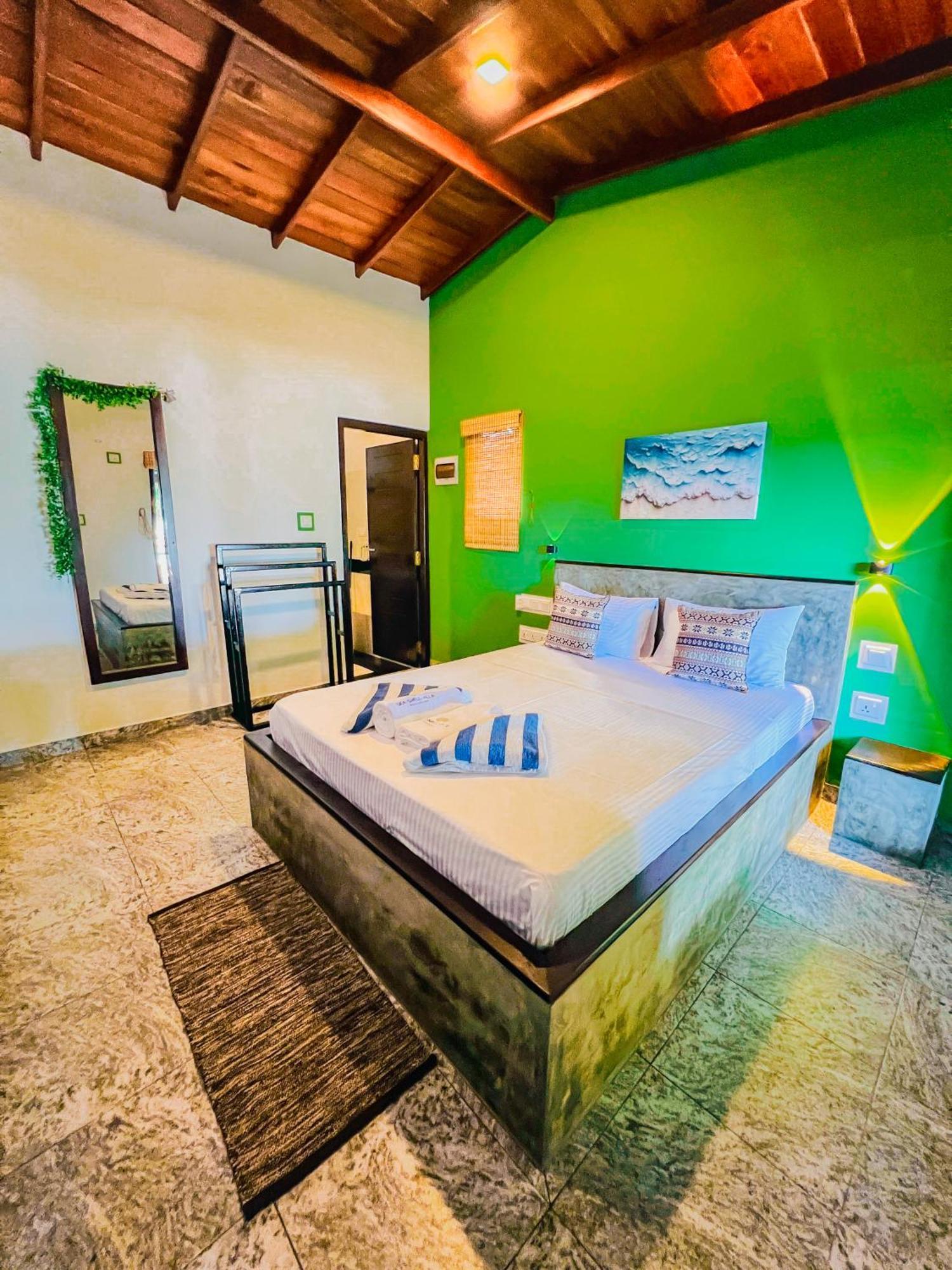 Sea Shell Villa Hikkaduwa 2 Separate Cabanas Ocean Front Villa Exterior photo