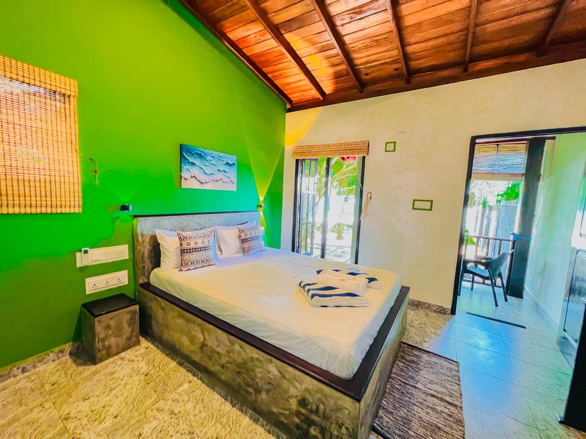 Sea Shell Villa Hikkaduwa 2 Separate Cabanas Ocean Front Villa Exterior photo